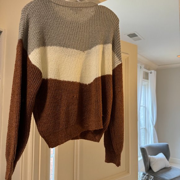 Colorblock Sweater - Picture 5 of 6